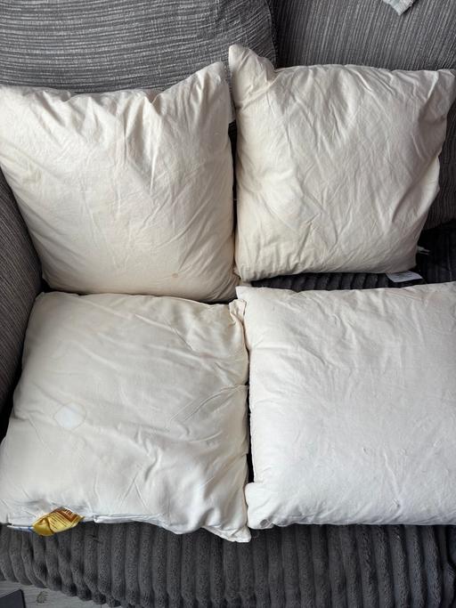 Buy & Sell Norbury South West London - Photos for 4 cushions