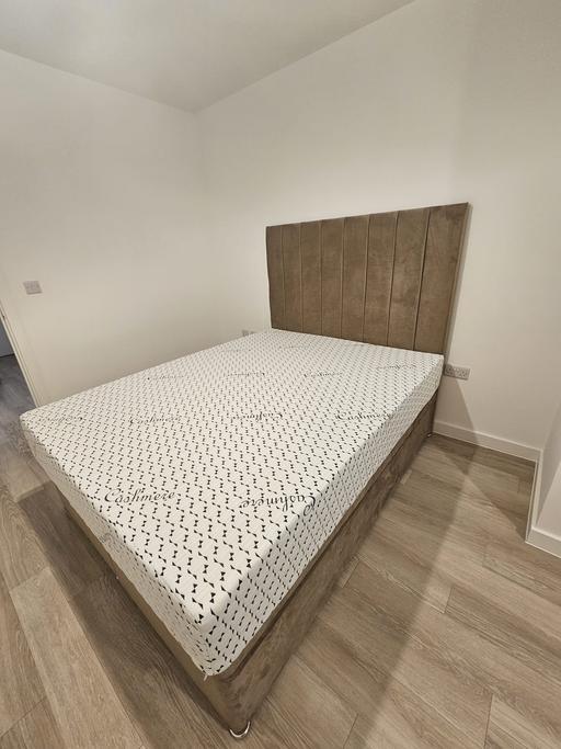 Buy & Sell Fulham Broadway South West London - Photos for King Size Bed Frame With Storage and Mattress