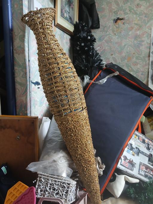 Buy & Sell Netherton Dudley - Photos for big sparkles straw hard vase