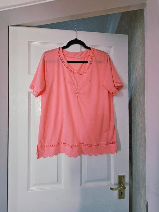 Buy & Sell Newton Doncaster - Photos for T-shirt, size 16..NEW