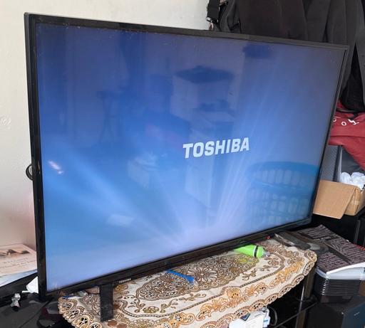 Buy & Sell Tottenham Green North London - Photos for 43 inch Toshiba smart television