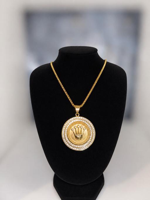 Buy & Sell Mortimer Common West Berkshire - Photos for Crown Pendant