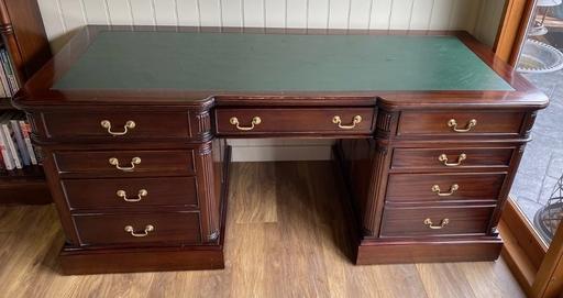 Buy & Sell Silvertown East London - Photos for Mahogany Antique Reproduction Desk