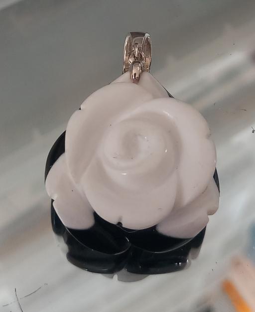 Buy & Sell Thatto Heath Saint Helens - Photos for Whitney Kelly 925 black & white onyx pendant