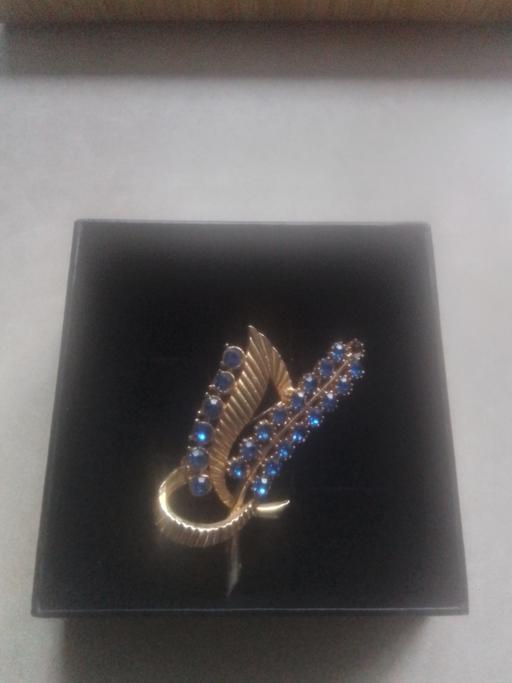 Buy & Sell Aldridge Walsall - Photos for OLD BROOCH IN BOX