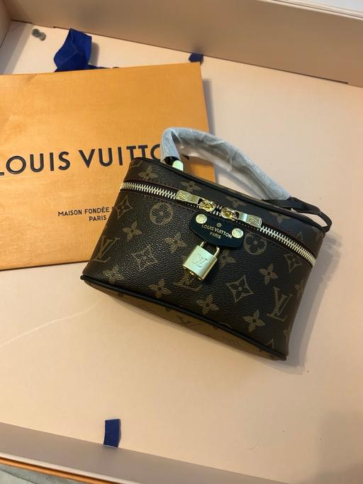 Buy & Sell Birmingham Business Park Solihull - Photos for Louis Vuitton style vanity bag