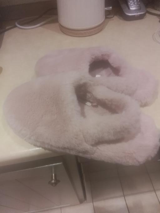 Buy & Sell Aldridge Walsall - Photos for LADIES PINK SLIPPERS SLING BACKS
