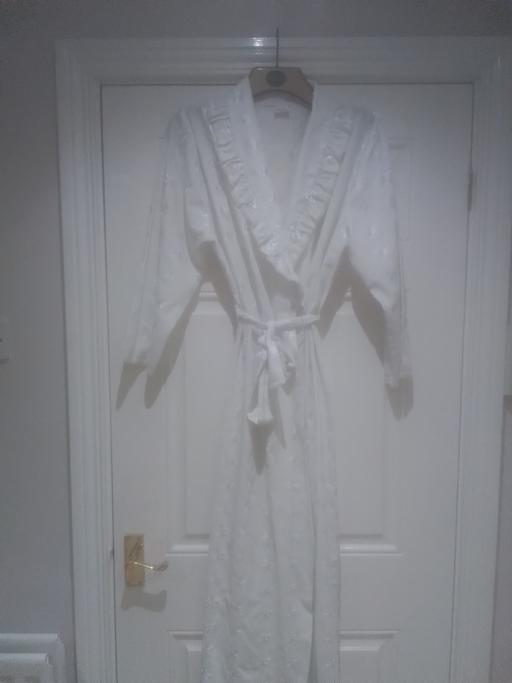 Buy & Sell Aldridge Walsall - Photos for LADIES COTTON WHITE DRESSING GOWN