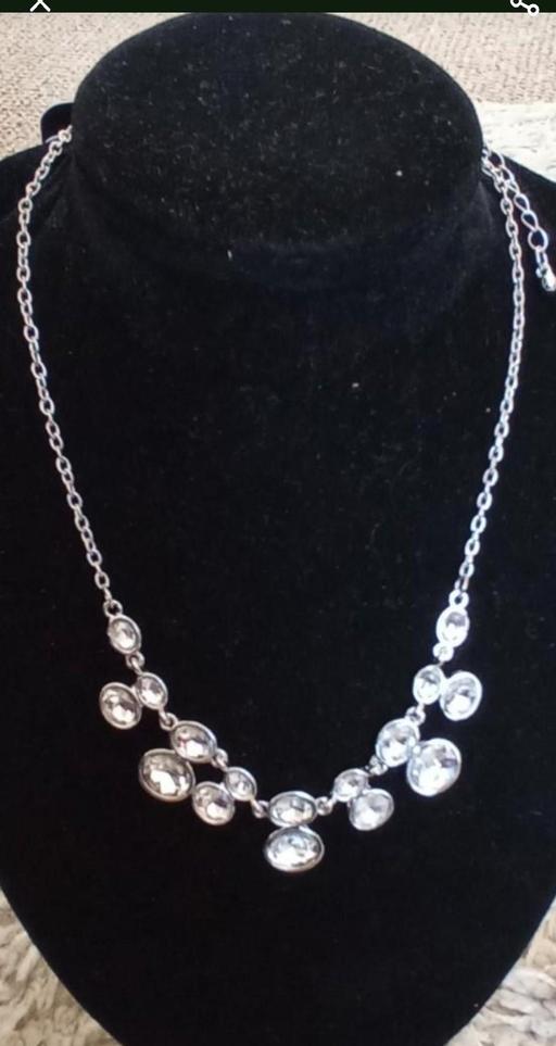 Buy & Sell Grafton Street Industrial Estate West Northamptonshire - Photos for New beautiful necklace