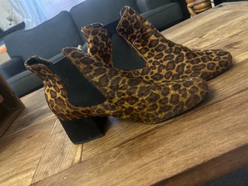 Buy & Sell Bushbury Wolverhampton - Photos for Size 5 leopard print boots