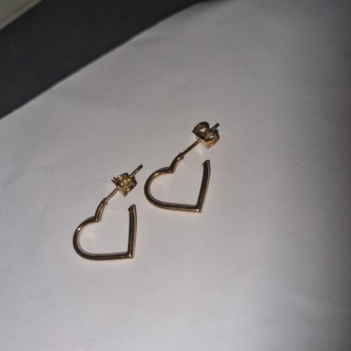 Buy & Sell Walton-Le-Dale South Ribble - Photos for Cute 9ct gold heart earrings