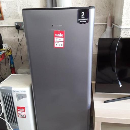 Buy & Sell Saint Pauls Trading Estate Tameside - Photos for Mid range silver-grey Hisense fridge freezer