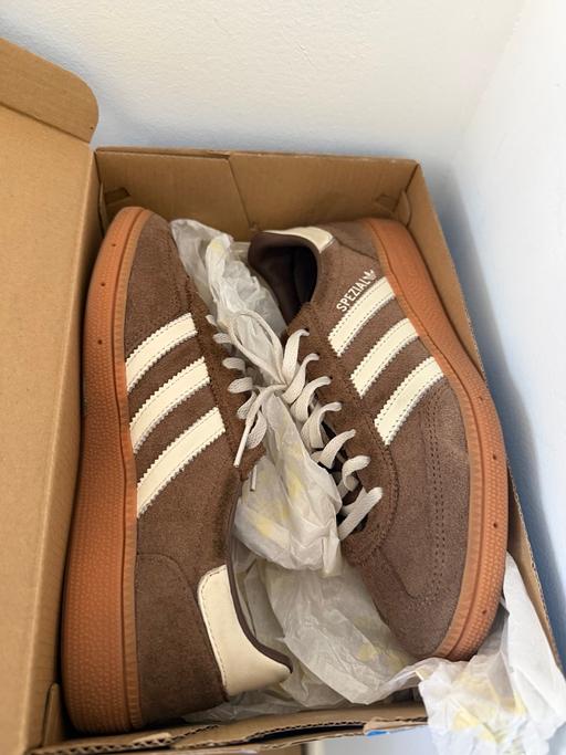 Buy & Sell - Photos for Adidas
