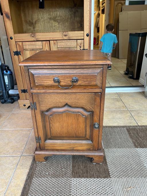 Buy & Sell Castlecroft Wolverhampton - Photos for Bedside Table