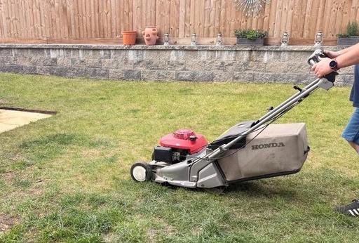 Buy & Sell Wilby North Northamptonshire - Photos for Honda self propelled lawnmower with roller