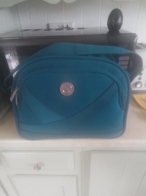 Buy & Sell Streetly Walsall - Photos for HAND LUGGAGE HOLDALL