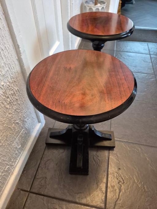 Buy & Sell Sheffield Sheffield - Photos for 2 x small tables