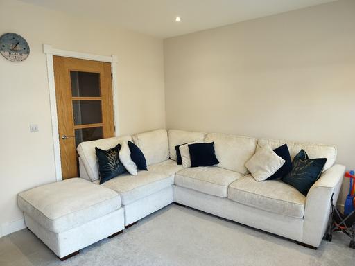 Buy & Sell Southbourne Chichester - Photos for Cream Corner sofa