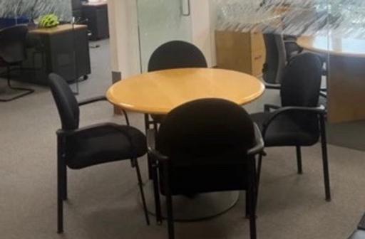 Buy & Sell Waddon South East London - Photos for Round office breakout meeting table 107cm