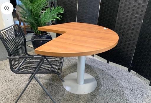 Buy & Sell Waddon South East London - Photos for Modern wood finish breakout table