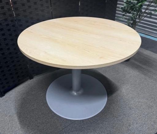 Buy & Sell Waddon South East London - Photos for Used Round Office Meeting Table in Beech