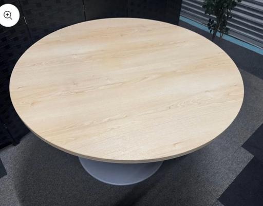 Buy & Sell Waddon South East London - Photos for Round Office Meeting Table in Beech