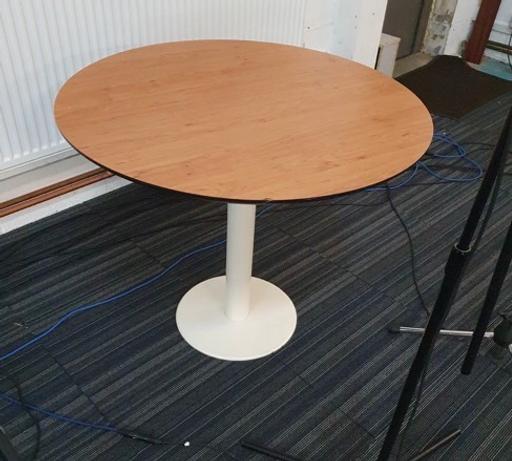 Buy & Sell Waddon South East London - Photos for wood top meeting breakout table Diameter