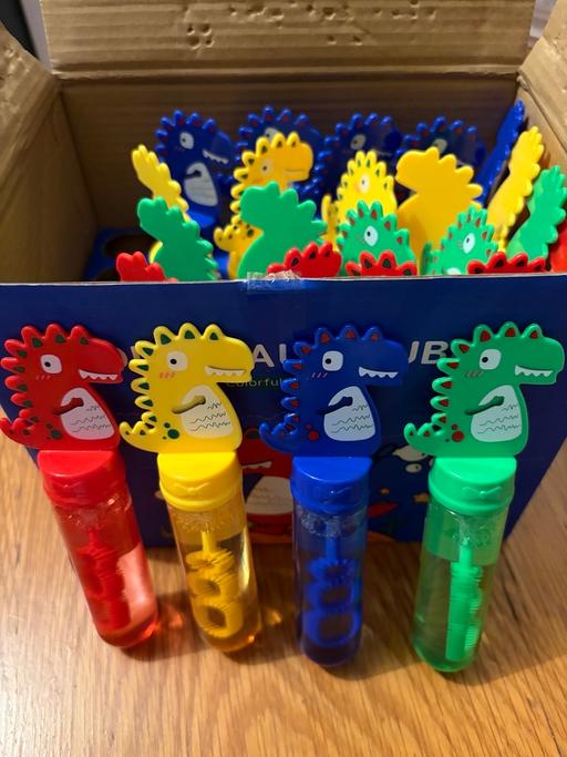 Buy & Sell Houghton Regis Central Bedfordshire - Photos for 24pcs Dinosaur Bubble Wands kids Party bag