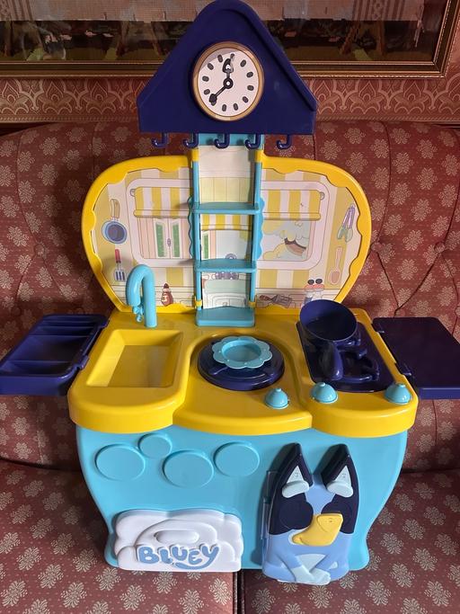 Buy & Sell Blakenhall Wolverhampton - Photos for 1 small plastic Bluey kitchen