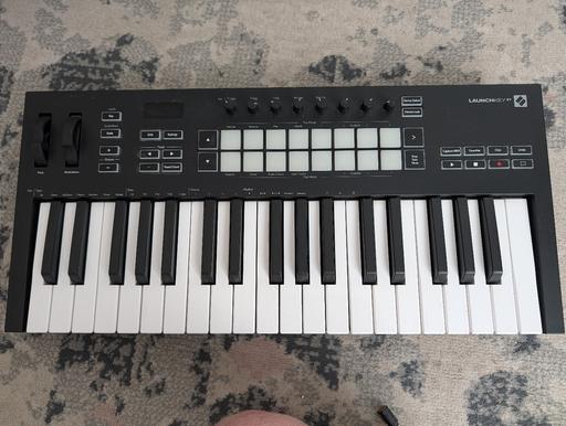 Buy & Sell Well Hall South East London - Photos for Novation Launchkey 37 MK2 MIDI controller
