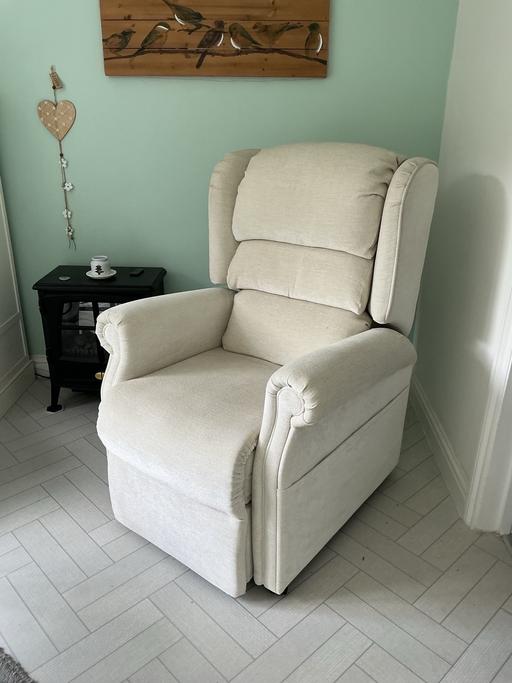 Buy & Sell Sulhamstead Abbots West Berkshire - Photos for Reclining/Riser Armchair
