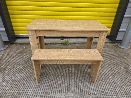 Buy & Sell Birmingham New Street Birmingham - Photos for table and bench