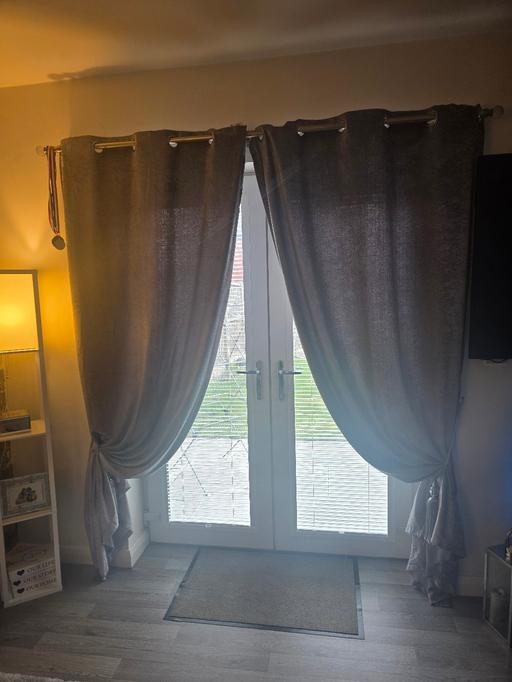 Buy & Sell Blackburn Blackburn with Darwen - Photos for 90x90 curtains