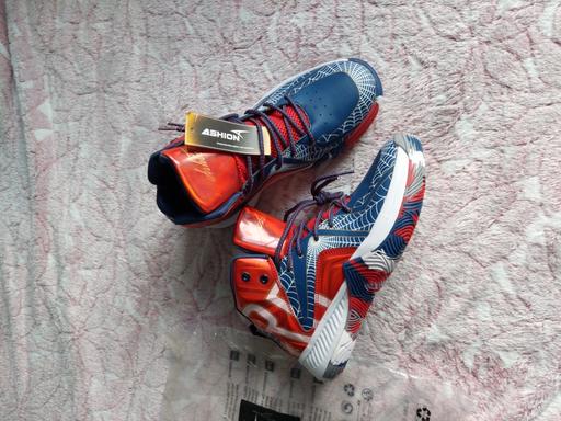 Buy & Sell Ocker Hill Sandwell - Photos for boys basketball shoes high 5.5 new no box