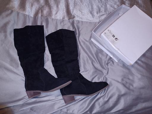 Buy & Sell Upton Park East London - Photos for NEW in box knee high suade boots