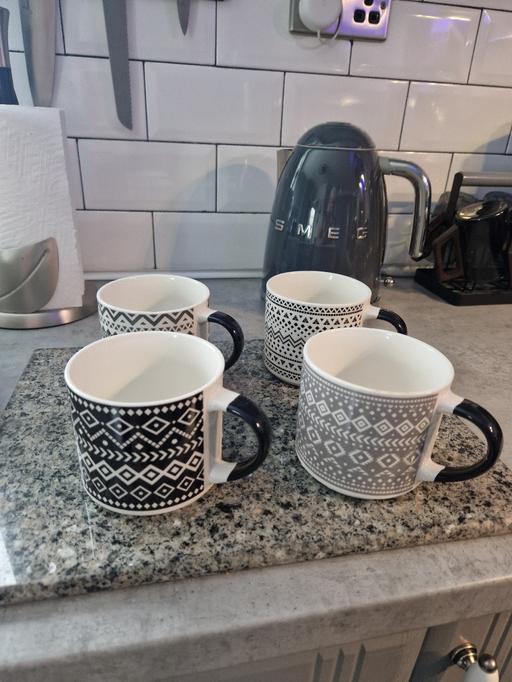 Buy & Sell Tintwistle High Peak - Photos for 4 extra large mugs, black/grey