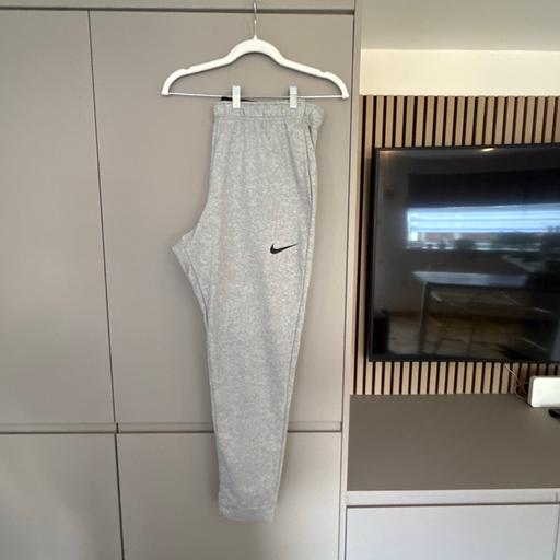 Buy & Sell Hutton Brentwood - Photos for Nike DRI-FIT joggers