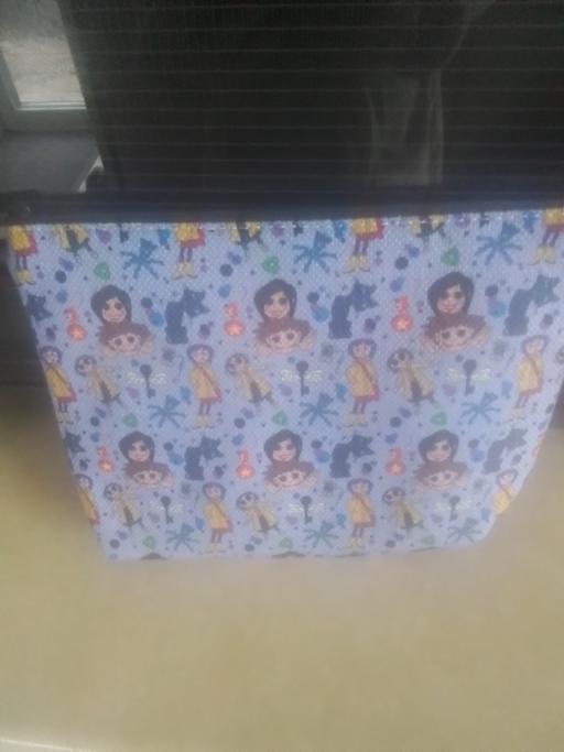 Buy & Sell Streetly Walsall - Photos for BRAND NEW GIRLS ZIP BAG