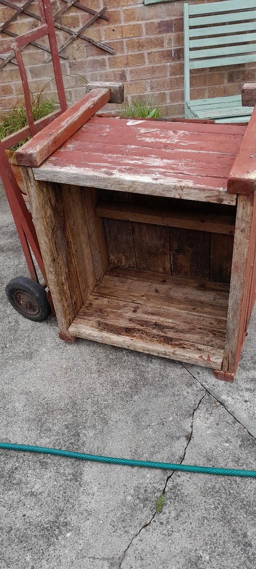 Buy & Sell Farnsfield Newark and Sherwood - Photos for Hay box or fire wood free.