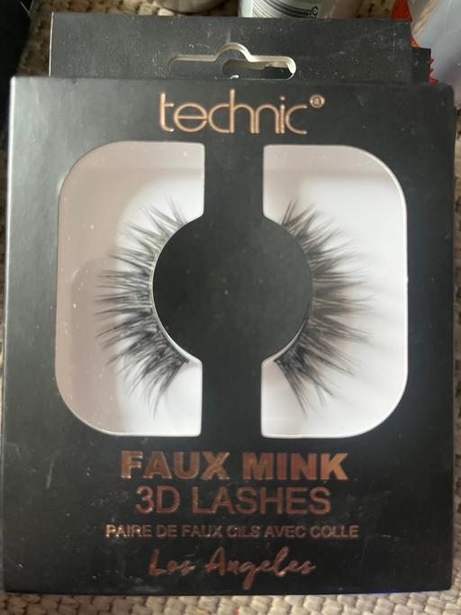 Buy & Sell Wednesfield Wolverhampton - Photos for Lashes n glue 2£ a pack lots
