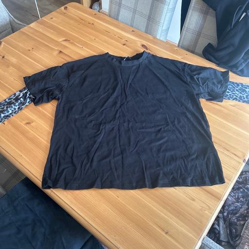 Buy & Sell Poulton Wiltshire - Photos for Oversized T-shirt
