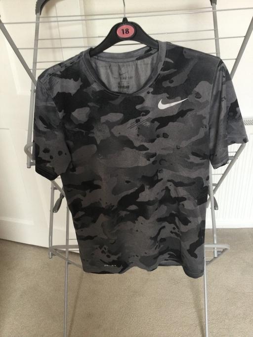 Buy & Sell Shildon County Durham - Photos for Nike top size S