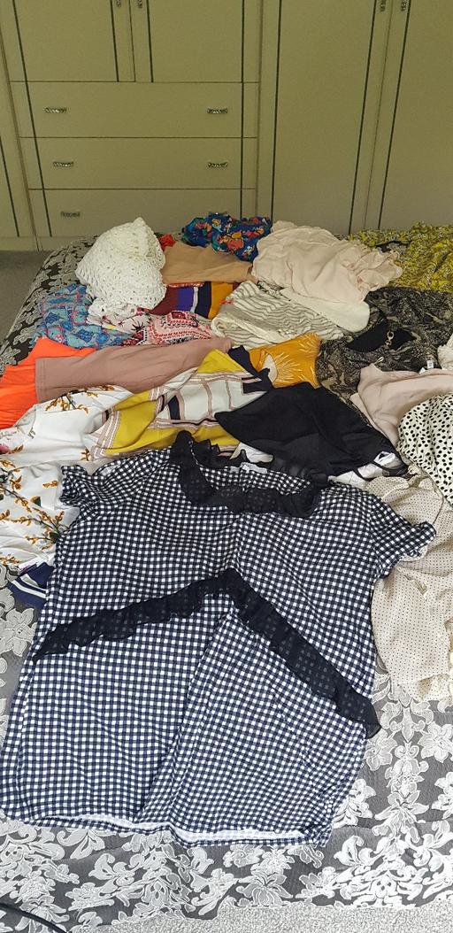 Buy & Sell Wythall Bromsgrove - Photos for AROUND 30 TOPS-SOME NEW 12 -4-16