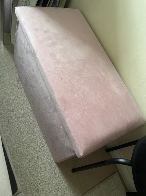 Buy & Sell Birmingham Solihull - Photos for Pink ottoman