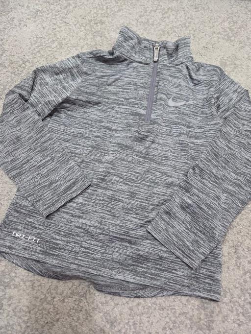 Buy & Sell Weston Point Halton - Photos for Age 4-5 NIKE quarter zip top