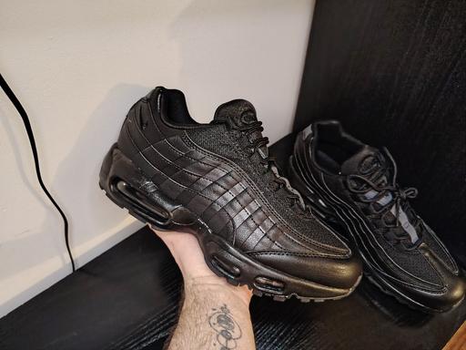Buy & Sell Mansfield Town Centre Mansfield - Photos for Nike Air Max 95 Triple Black
