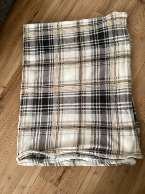 Buy & Sell Shotton Colliery County Durham - Photos for Small cream throw