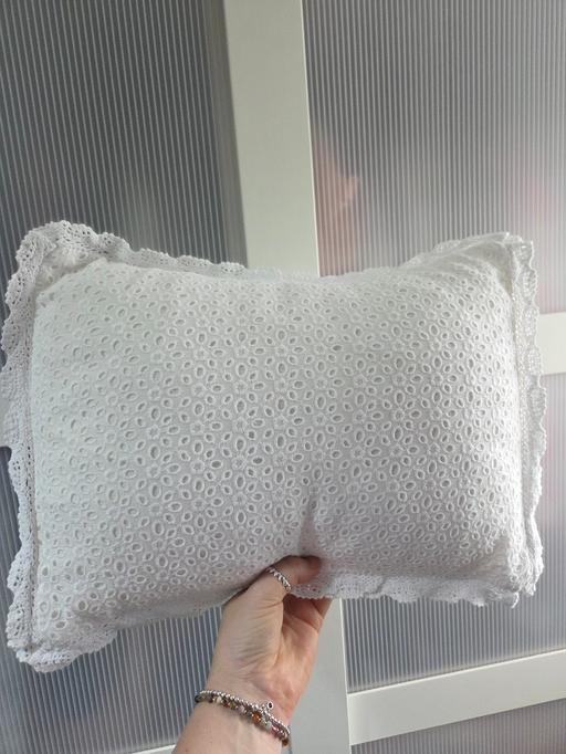 Buy & Sell Weston Point Halton - Photos for White frilly trim cushion