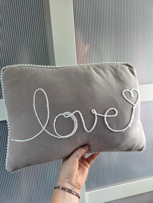 Buy & Sell Weston Point Halton - Photos for Grey love cushion