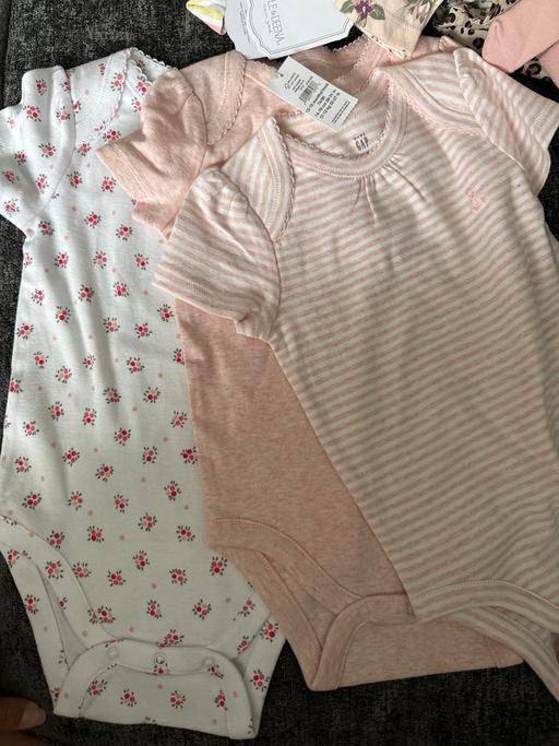 Buy & Sell Balham South West London - Photos for Baby bodysuit
